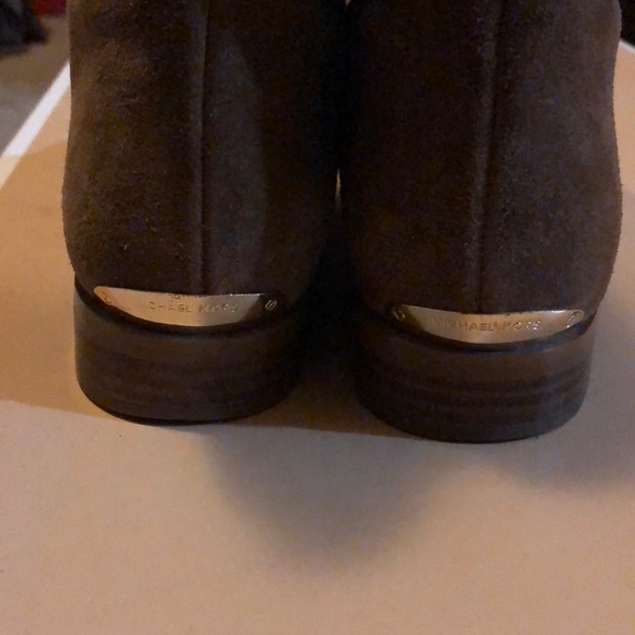 Barely worn Michael Kors over the knee boots - Picture 4 of 4